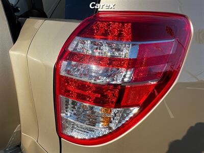 2011 Toyota RAV4 Limited   - Photo 12 - Costa Mesa, CA 92626