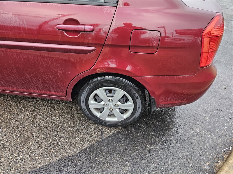 2009 Hyundai Accent GLS photo 9