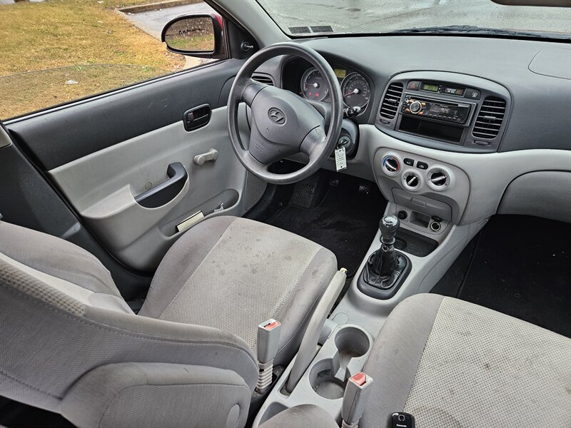 2009 Hyundai Accent GLS photo 16