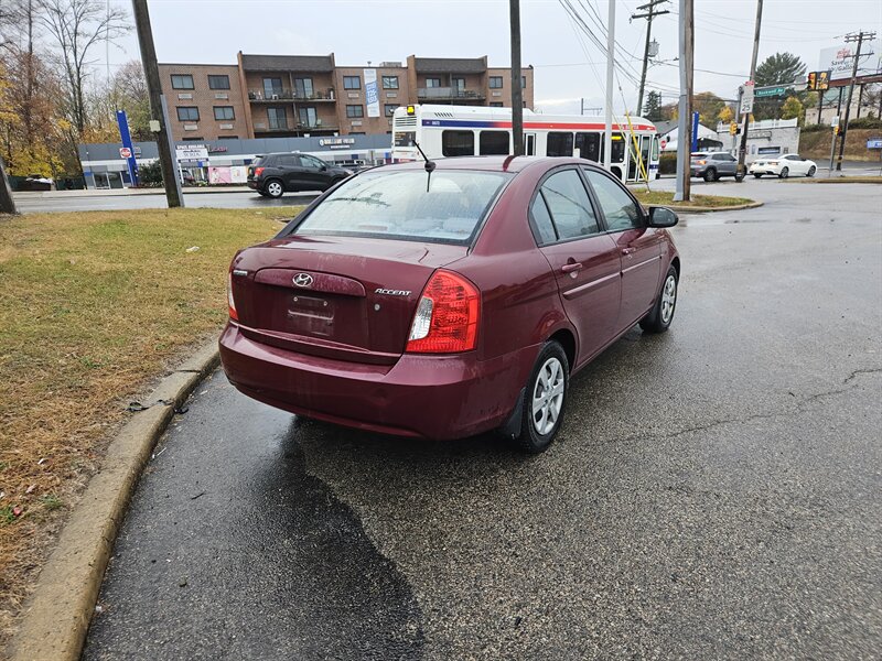 2009 Hyundai Accent GLS photo 7