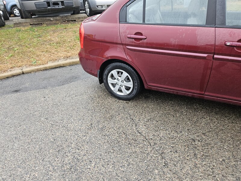 2009 Hyundai Accent GLS photo 11