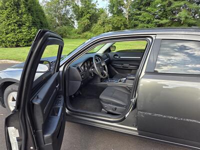 2010 Dodge Charger SXT   - Photo 10 - Philadelphia, PA 19111