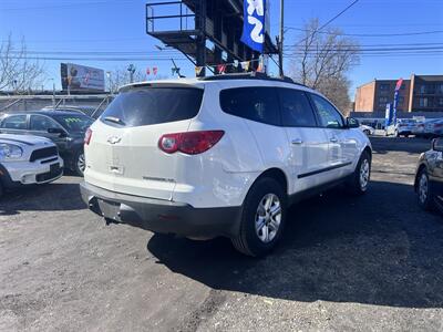 2011 Chevrolet Traverse LS   - Photo 4 - Philadelphia, PA 19111
