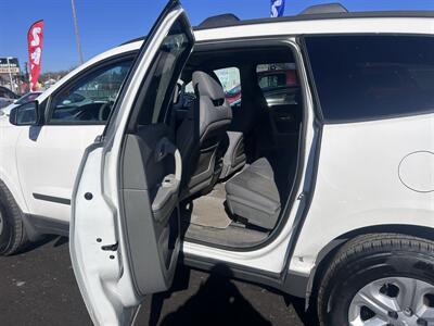 2011 Chevrolet Traverse LS   - Photo 8 - Philadelphia, PA 19111