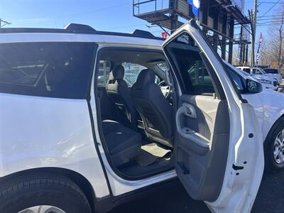 2011 Chevrolet Traverse LS   - Photo 11 - Philadelphia, PA 19111