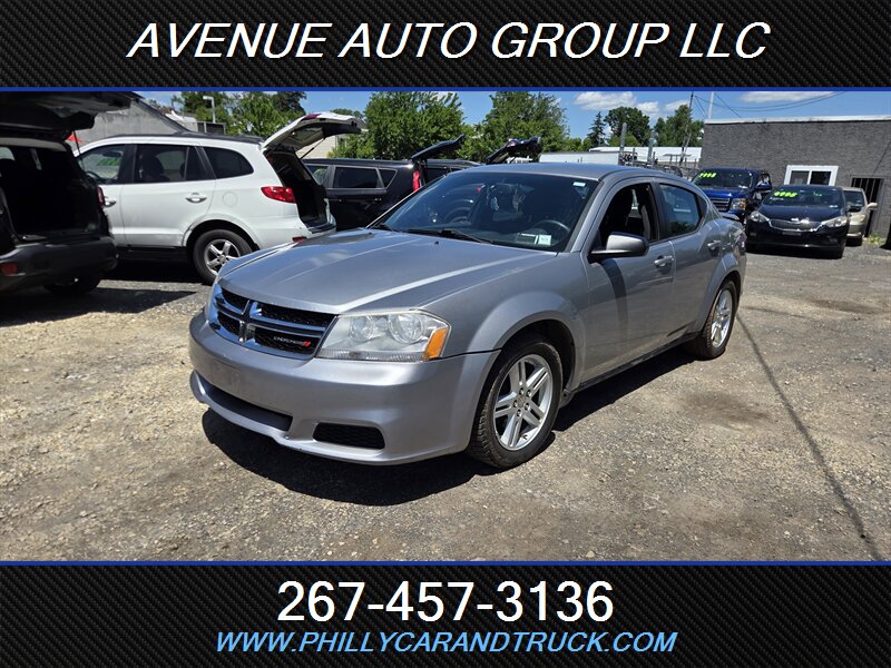 2014 Dodge Avenger SE's photo