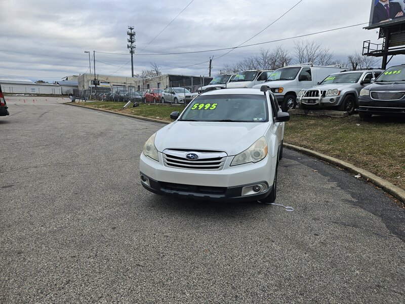 2010 Subaru Outback 2.5i photo 4