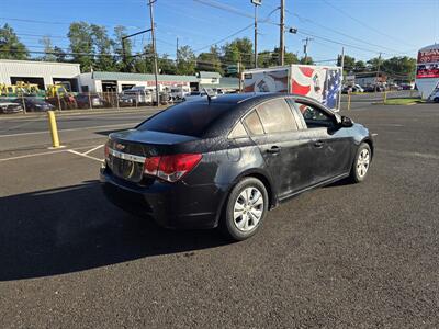2013 Chevrolet Cruze LS Auto   - Photo 2 - Philadelphia, PA 19111