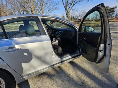 2011 Chevrolet Cruze ECO   - Photo 16 - Philadelphia, PA 19111