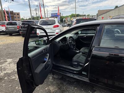 2012 Volkswagen Jetta - Photo 13 - Philadelphia, PA 19111