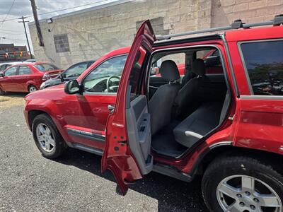 2005 Jeep Grand Cherokee Laredo   - Photo 12 - Philadelphia, PA 19111