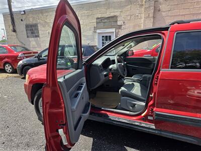 2005 Jeep Grand Cherokee Laredo   - Photo 11 - Philadelphia, PA 19111