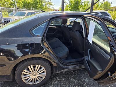2014 Volkswagen Passat 2.5L S PZEV   - Photo 12 - Philadelphia, PA 19111