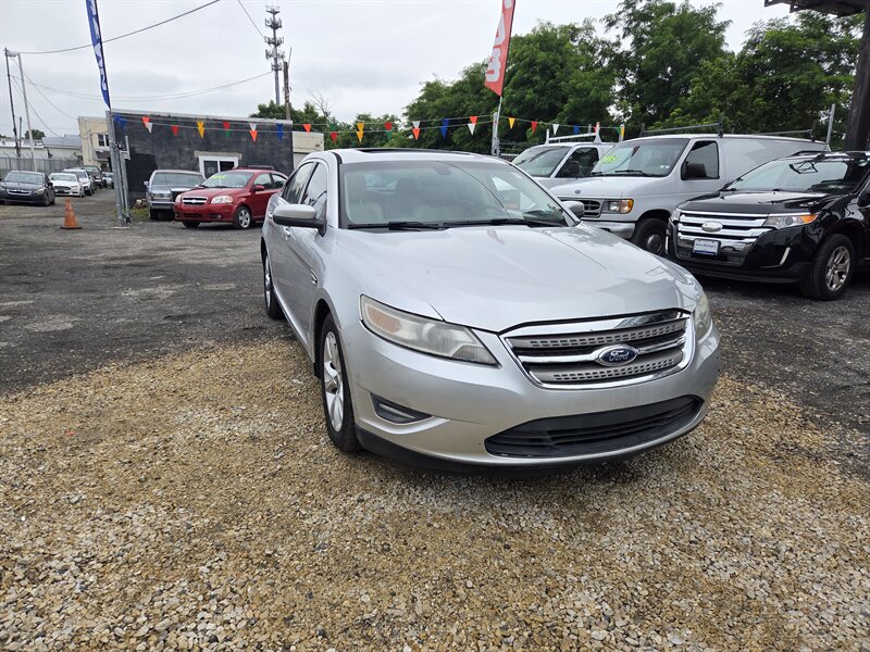 2011 Ford Taurus SEL  