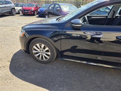 2012 Volkswagen Passat S PZEV   - Photo 8 - Philadelphia, PA 19111