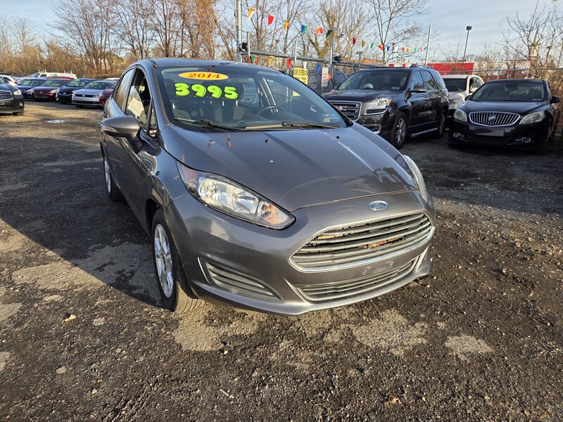2014 Ford Fiesta SE  