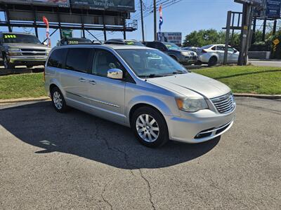 2011 Chrysler Town & Country Touring-L   - Photo 4 - Philadelphia, PA 19111