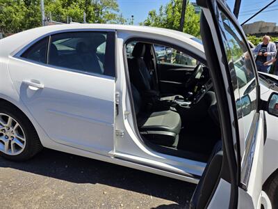 2015 Chevrolet Malibu LT   - Photo 11 - Philadelphia, PA 19111