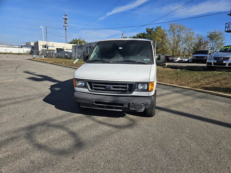 2005 Ford Econoline Van Commercial photo 2