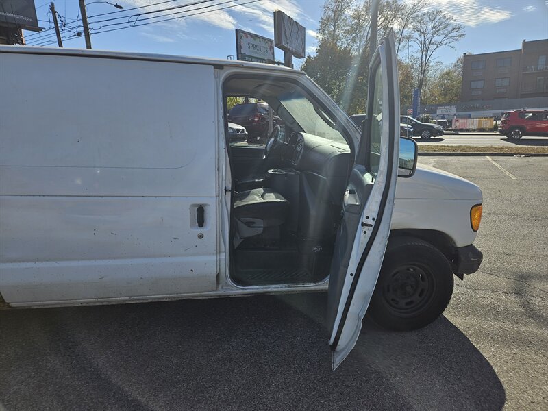 2005 Ford Econoline Van Commercial photo 7