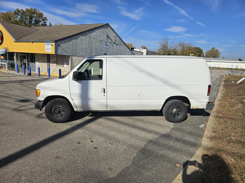 2005 Ford Econoline Van Commercial photo 5