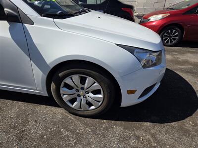 2014 Chevrolet Cruze LS Auto   - Photo 9 - Philadelphia, PA 19111