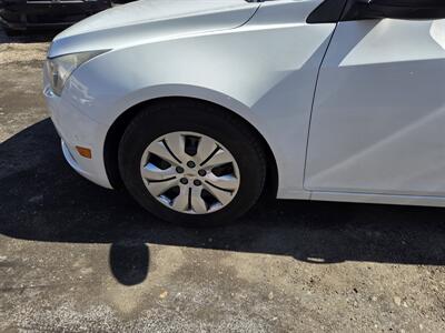 2014 Chevrolet Cruze LS Auto   - Photo 8 - Philadelphia, PA 19111
