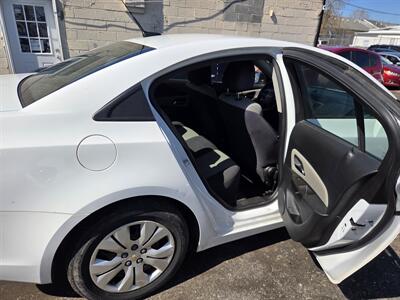 2014 Chevrolet Cruze LS Auto   - Photo 12 - Philadelphia, PA 19111