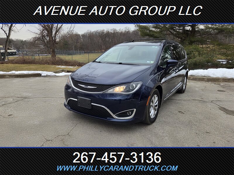 2017 Chrysler Pacifica Touring Plus   - Photo 1 - Philadelphia, PA 19111