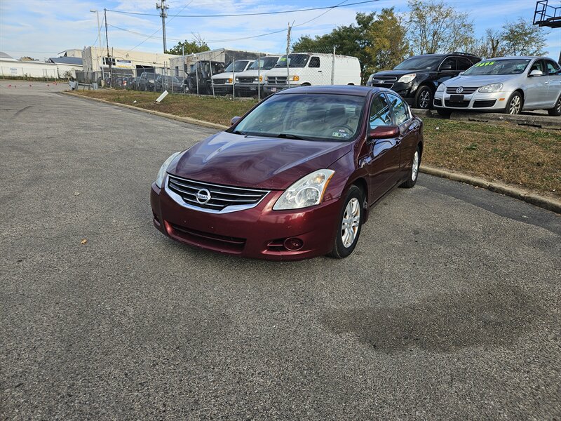 2011 Nissan Altima S photo 4