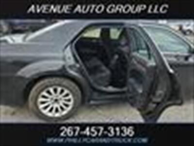 2012 Chrysler 300   - Photo 4 - Philadelphia, PA 19111