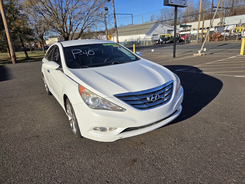 2011 Hyundai SONATA SE  