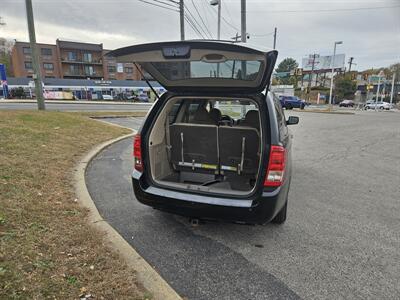 2011 Kia Sedona LX Convenience   - Photo 6 - Philadelphia, PA 19111