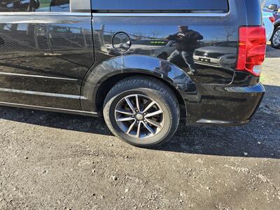 2017 Dodge Grand Caravan SXT   - Photo 7 - Philadelphia, PA 19111