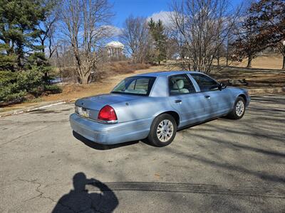 2005 Ford Crown Victoria LX   - Photo 4 - Philadelphia, PA 19111