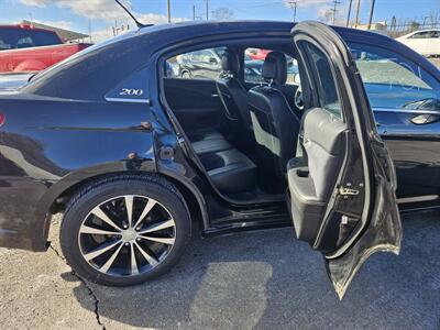 2013 Chrysler 200 Limited   - Photo 6 - Philadelphia, PA 19111