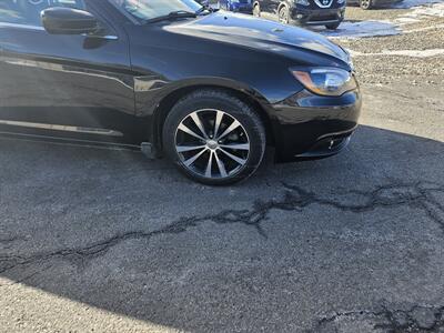 2013 Chrysler 200 Limited   - Photo 10 - Philadelphia, PA 19111