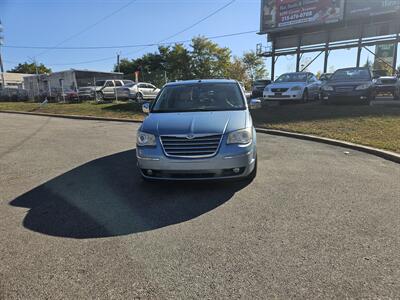 2010 Chrysler Town & Country Limited   - Photo 3 - Philadelphia, PA 19111