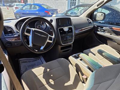 2011 Chrysler Town & Country Touring   - Photo 14 - Philadelphia, PA 19111