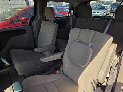 2011 Chrysler Town & Country Touring   - Photo 13 - Philadelphia, PA 19111