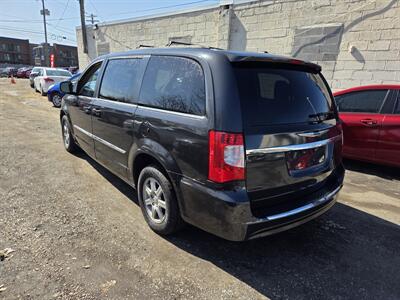 2011 Chrysler Town & Country Touring   - Photo 6 - Philadelphia, PA 19111