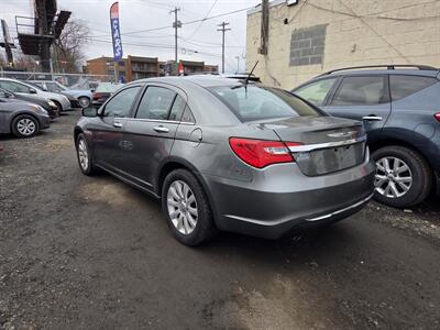 2013 Chrysler 200 Limited - Photo 5 - Philadelphia, PA 19111