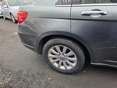 2013 Chrysler 200 Limited - Photo 9 - Philadelphia, PA 19111