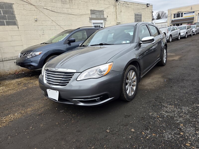 2013 Chrysler 200 Limited  