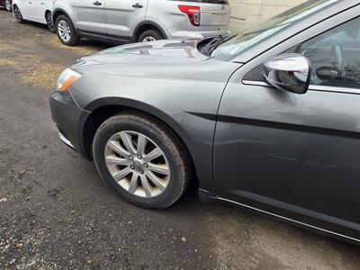 2013 Chrysler 200 Limited - Photo 6 - Philadelphia, PA 19111