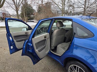 2010 Ford Focus SE   - Photo 11 - Philadelphia, PA 19111