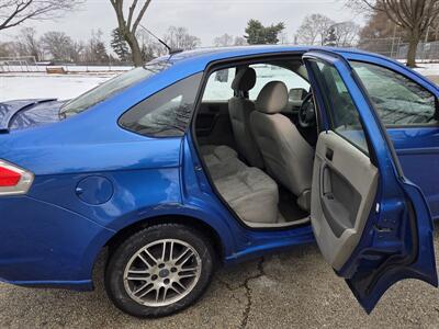 2010 Ford Focus SE   - Photo 12 - Philadelphia, PA 19111