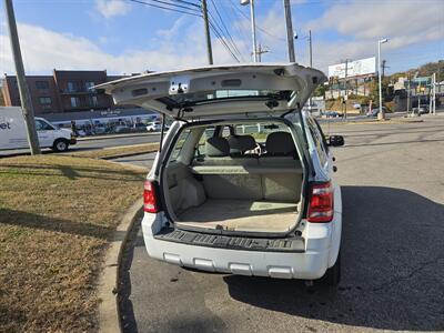 2011 Ford Escape XLS   - Photo 9 - Philadelphia, PA 19111