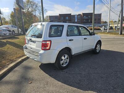 2011 Ford Escape XLS   - Photo 3 - Philadelphia, PA 19111