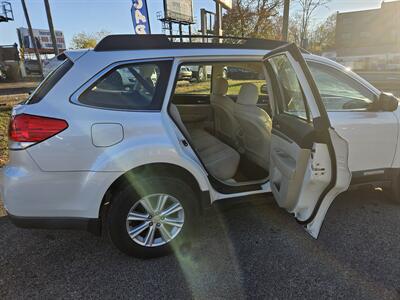 2010 Subaru Outback 2.5i   - Photo 12 - Philadelphia, PA 19111